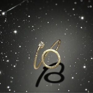 Elegant Gold Circle Ring with Crystal Accent